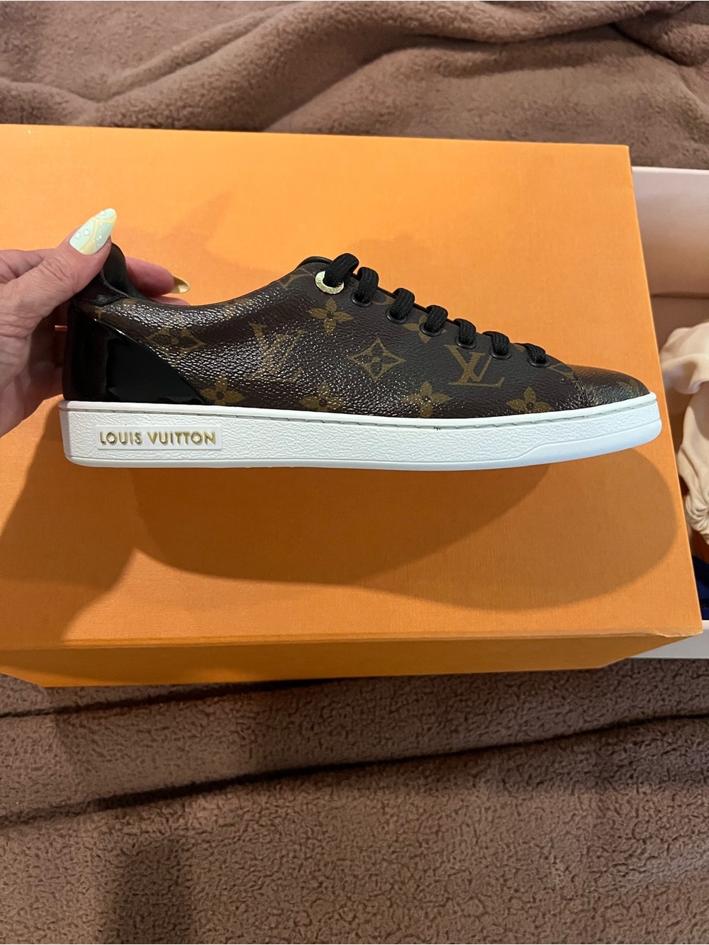 Louis Vuitton Frontrow Monogram Low-Top Sneaker - Brown/White/Black patent